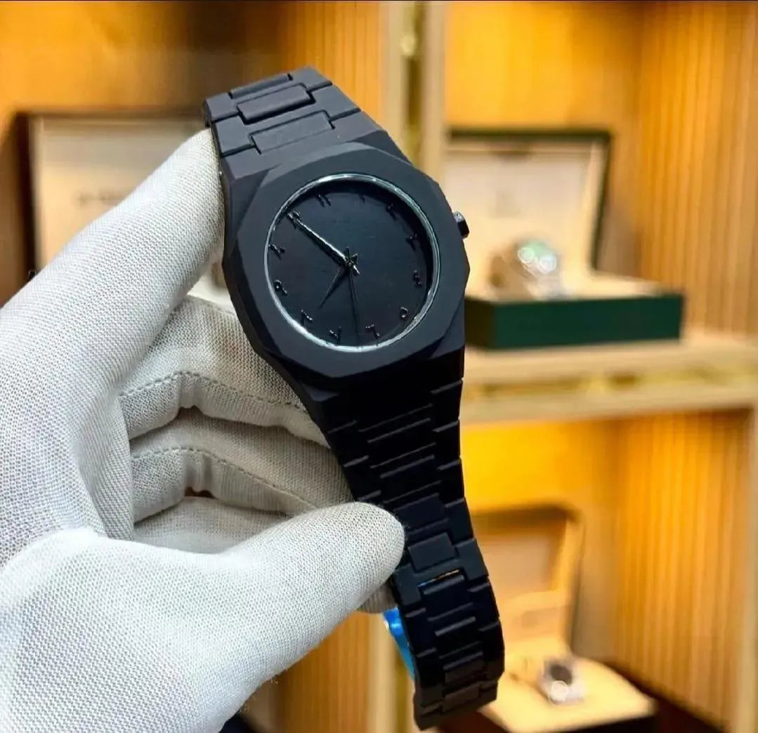 Black Ceramic Analogue Watch for Daily Wear